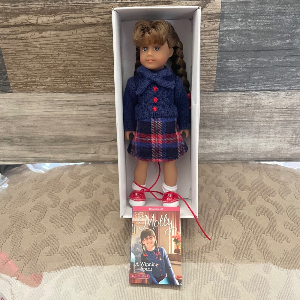 American Girl Molly McIntire 6.5 Inch Mini Doll & Book Set BeForever 1944 Outfit